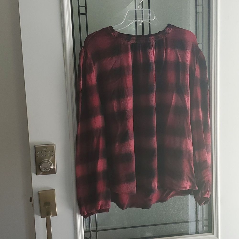 New top red black plaid. XL comfy and roomy